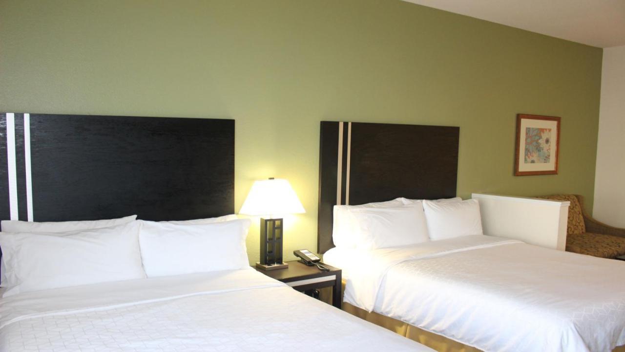 Holiday Inn Express Berkeley By Ihg Exterior photo