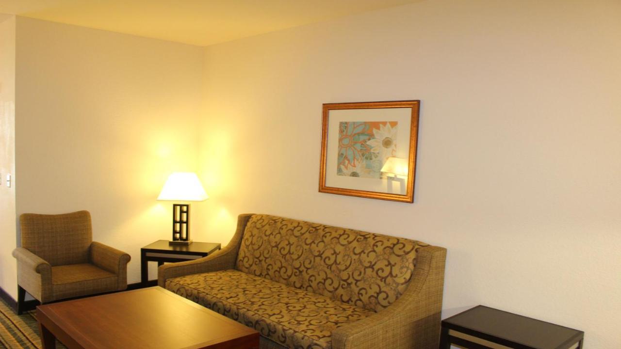 Holiday Inn Express Berkeley By Ihg Exterior photo