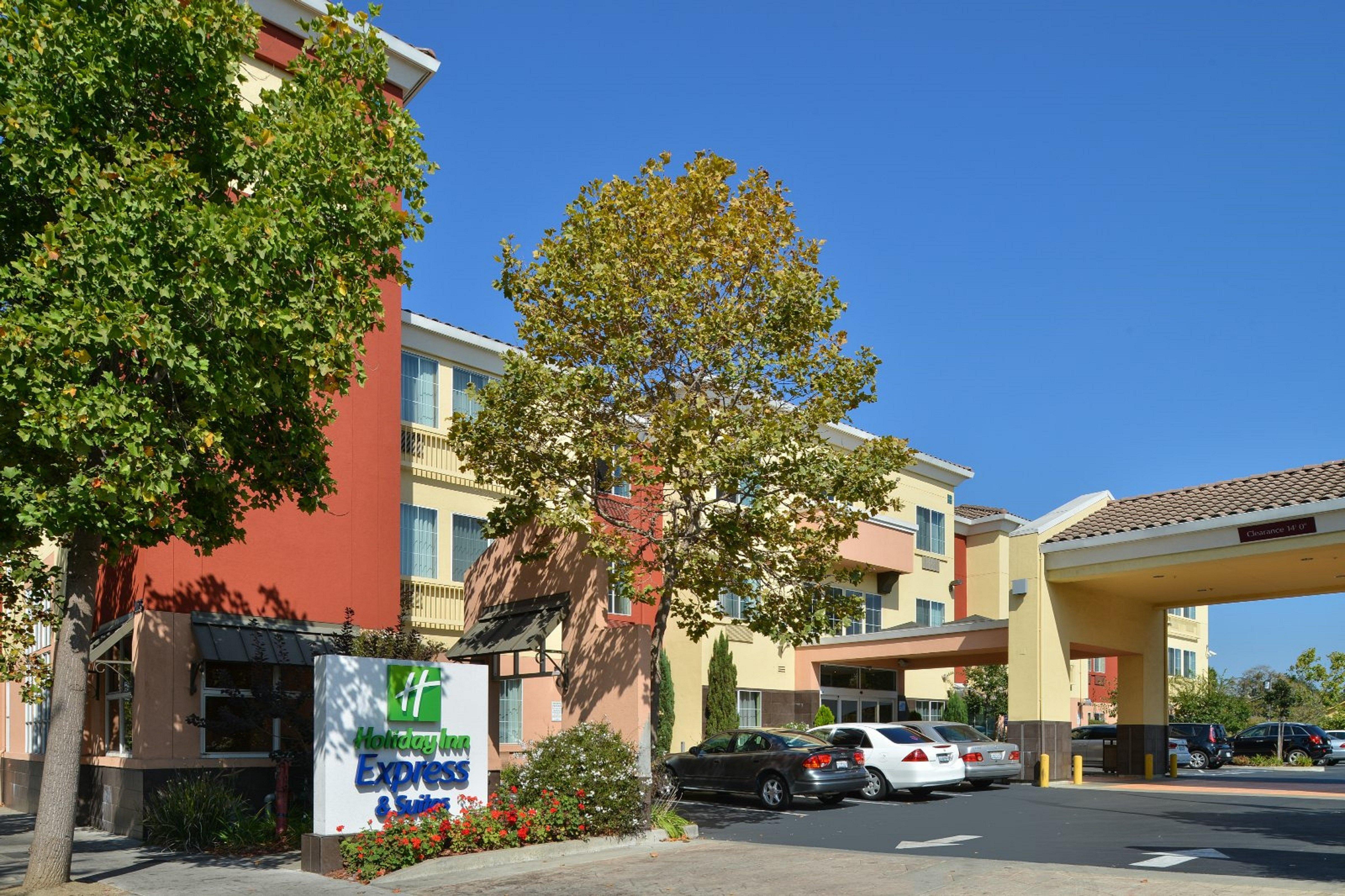 Holiday Inn Express Berkeley By Ihg Exterior photo