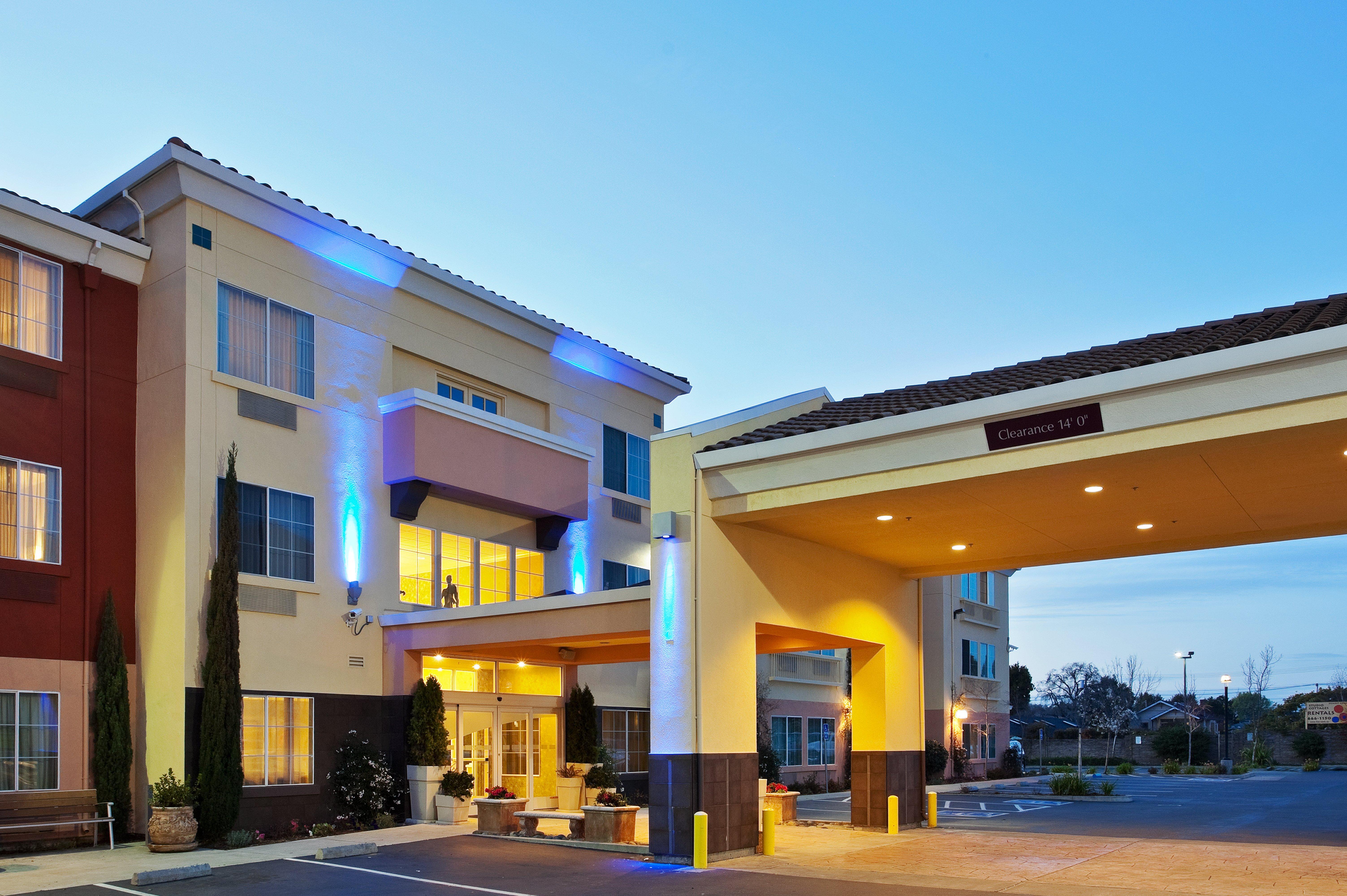 Holiday Inn Express Berkeley By Ihg Exterior photo