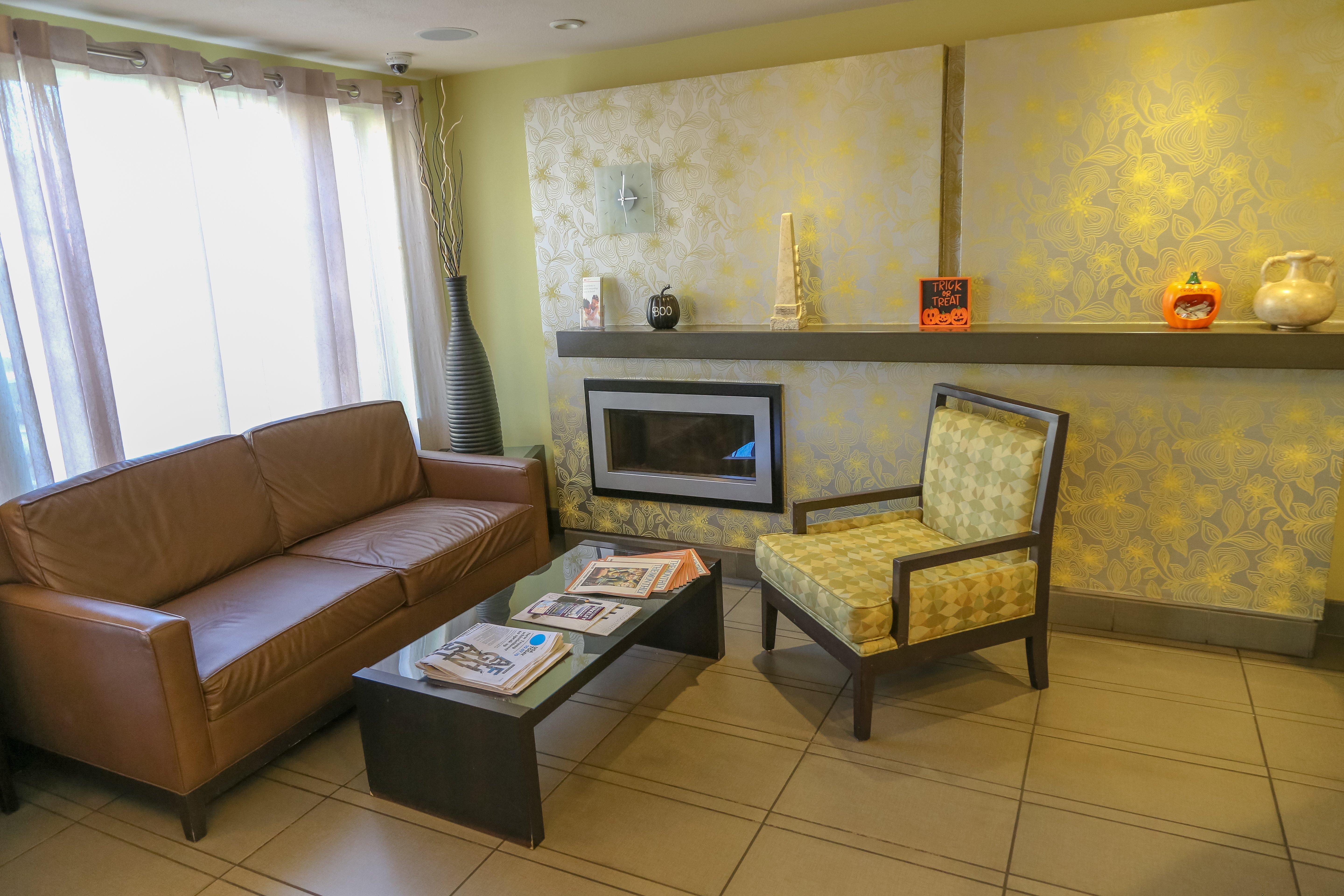 Holiday Inn Express Berkeley By Ihg Exterior photo