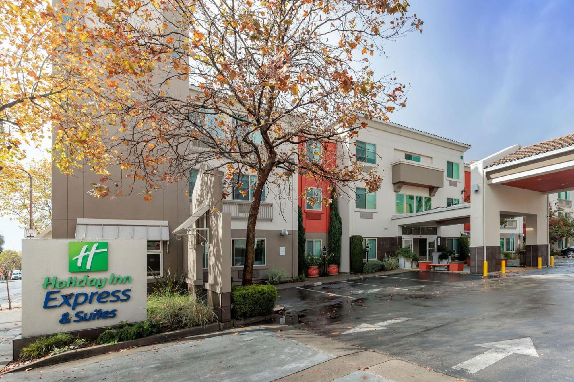 Holiday Inn Express Berkeley By Ihg Exterior photo