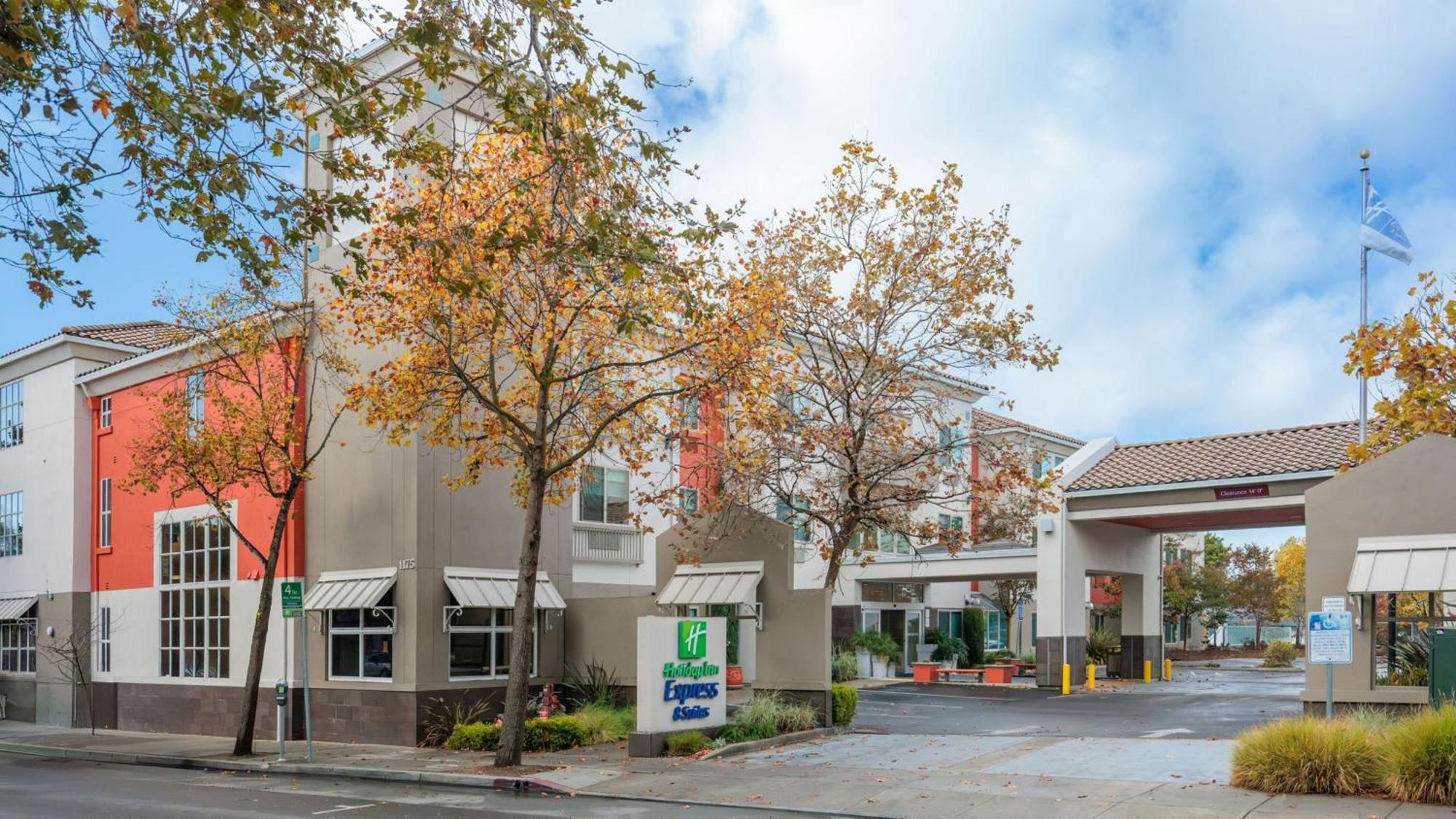 Holiday Inn Express Berkeley By Ihg Exterior photo
